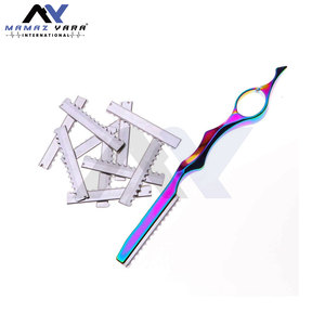 Navaja de Afeitar Desechable de Acero Inoxidable de Seis Hojas con Mango de Madera, Recortadora de Precisión Estilo Barbero de Fácil Agarre - Product Image 3