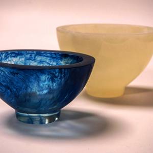 Bol de service en résine polie fait à la main, brun foncé, tourbillonnant - Vaisselle écologique d'origine indienne pour les fêtes, passe au lave-vaisselle - Product Image 5