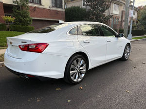 Malibu berline 2018 d'occasion en excellent état, transmission 9 vitesses, moteur 250 CV 2L, traction avant, faible consommation de carburant, automatique - Product Image 4