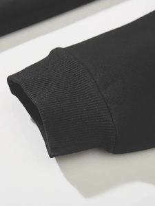 Meilleures ventes de sweats à capuche à manches longues pour hommes fabriqués sur mesure avec des basiques noirs et multicolores en coton mélangé teint uni pour l'hiver - Product Image 5