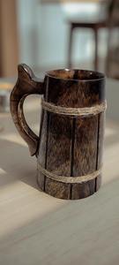 Chope à bière artisanale en bois naturel massif - Product Image 3