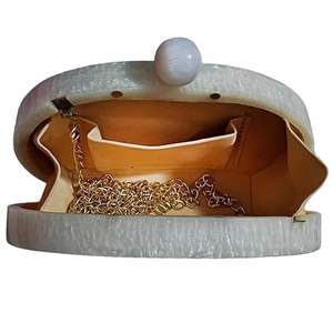 กระเป๋าคลัทช์เรซิ่นกระเป๋าคลัทช์เรซิ่นกระเป๋าคลัทช์เรซินสำหรับผู้หญิงสายโซ่ทองเหลืองสีขาวพร้อมลูกบิดดีไซน์ - Product Image 3