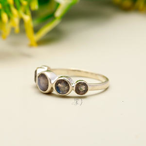 Labradorite Fantaisie Forme Ronde Bleu De Couleur Pierre Semi-Précieuse Bague En Argent Sterling 925 Plaqué Or Bagues Designer - Product Image 3