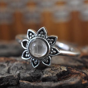 Anillo de flor de cuarzo oxidado auténtico para mujer, hermoso anillo de diseñador en plata rosa, uso diario para cristianos, venta al por mayor - Product Image 1