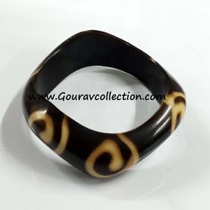 Brazaletes de resina a la moda para mujer, brazaletes, pulseras, ropa de fiesta, mejor precio de exportación, disponibilidad de cantidad al por mayor - Product Image 1