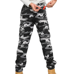Pantalon cargo camouflage décontracté et élégant pour hommes, tissu en coton durable avec rangement multi-poches pour une utilisation quotidienne et extérieure - Product Image 4
