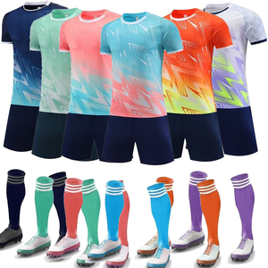 Camiseta de fútbol personalizada sublimación de equipo diseño cómodo y transpirable con opción de talla grande para un rendimiento óptimo - Product Image 5