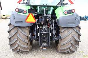 Tractor de Ruedas Deutz-Fahr de Fábrica de 60 CV con Cabina y Aire Acondicionado en Venta - Product Image 6