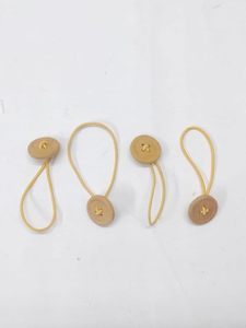 Boutons en bois au design classique fait à la main Anneau de serviette Papillon attrayant Fêtes de mariage Décorations de table à manger en papier - Product Image 2