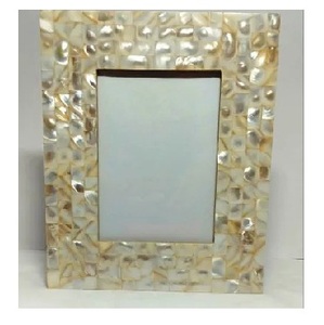 Cadre photo design doré en métal fait à la main décor de maison et de salon pour la vente en gros cadre photo moderne cadeaux et décoration - Product Image 5