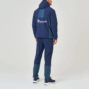 Conjuntos Deportivos de Dos Piezas para Hombre, Cortavientos Grueso, Ecológico, Color Gris Liso, para Entrenamiento al Aire Libre, Hecho en Pakistán - Product Image 5