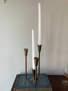 Bougeoirs en métal les mieux notés avec des designs modernes uniques pour la décoration intérieure et les centres de table à manger - Product Image 1