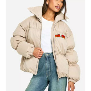 Veste polaire pour femmes OEM légère et confortable manteau d'hiver décontracté col à capuche régulier tricoté respirant - Product Image 4