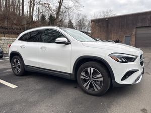 Un MERCEDES-BENZ GLA SUV 250 4MATIC 2022 d'occasion, magnifique, avec transmission V6 8 vitesses, 221 CV, 2L, 14, prêt à la vente. - Product Image 6