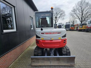 รถขุดตีนตะขาบขนาดเล็ก Takeuchi TB250-2 มือสอง ประหยัดน้ำมัน - Product Image 5