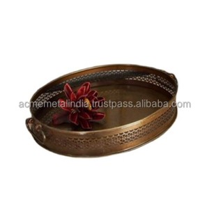 Plateau de qualité supérieure en métal découpé pour aliments et desserts, plateau de service élégant de forme ovale pour les restaurants et les événements de mariage - Product Image 1