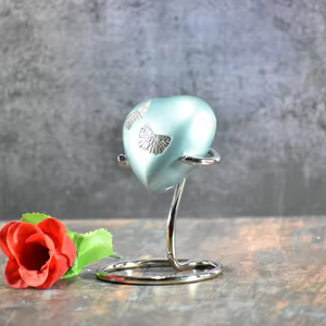 Support d'urne souvenir coeur en laiton urnes en laiton gravées pour cendres humaines souvenirs de coeur de haute qualité crémation par Falah International - Product Image 3