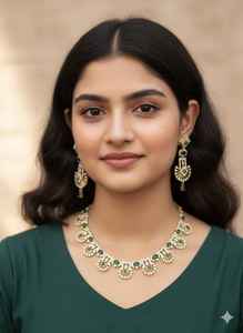 Conjunto de Collar y Aretes de Oro Antiguo Real Hechos a Mano de Alta Calidad con Diseño Floral Intrincado para Uso Étnico de la India - Product Image 3