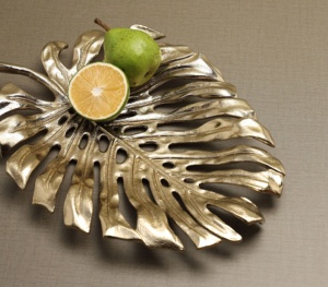 Plateau de service décoratif en métal avec accents libellules Plateau à fruits et à collations en maille dorée pour décoration de table - Product Image 1