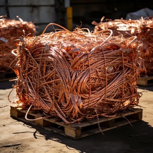 Déchets de fil de cuivre de haute qualité, cuivre pur à 99,9 %, qualité d'exportation, emballés pour chargement en vrac - Product Image 1