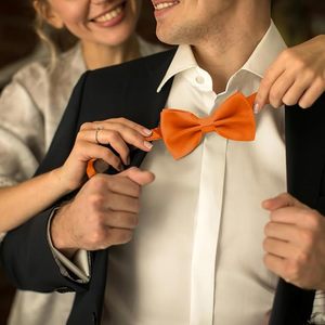 Vente en gros de sangles de nœud papillon en satin de couleur unie pour mariage ensemble de boutons de manchette carrés de poche en soie auto-nouée - Product Image 4