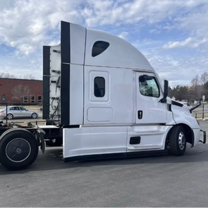 รถบรรทุกมือสอง ปี 2024 FREIGHTLINER Cascadia CA126 แบบเพลาคู่พร้อมที่นอน - Product Image 1