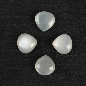 Pierre de lune naturelle de haute qualité 10x10mm coeur dos plat calibré Cabochon pierre précieuse en vrac bijoux à bricoler soi-même faisant fournisseur en gros - Product Image 1