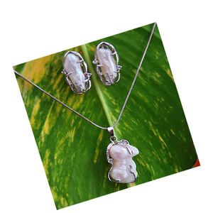 Conjunto de Joyería de Perlas de Agua Dulce con Forma Natural, Opciones en Blanco, Rosa y Otros Colores, con Cadena y Par de Aretes con Motivo de Concha Marina - Product Image 2