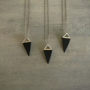 2025 triángulo de moda forma de moda 25mm aproximadamente hematita colgante de piedras preciosas hecho a mano 925 plata esterlina bisel conjunto joyería para ella - Product Image 1