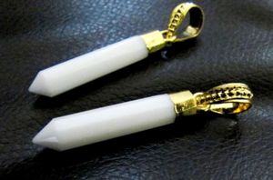 Charmes pointus en forme de crayon de calcédoine blanche, pendentif plaqué or de 30 à 40mm, breloque de forme fantaisie à facettes - Product Image 2