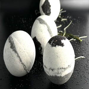 Bombes de bain à la framboise noire et à la vanille en gros, OEM, étiquette privée, bain moussant luxueux pour la relaxation et l'adoucissement de la peau - Product Image 2