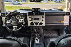 Toyota FJ Cruiser Trail Teams Ultimate Edition 2014 - Product Image 3