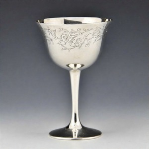 FaithFlute Holy Trinity Vintage Church Copa de vino Grabada Copa de comunión de latón con diseño sagrado clásico para uso de Adoración - Product Image 1