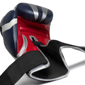 Gants de boxe en cuir personnalisés de qualité supérieure, nouvelle collection 2025, OEM ODM, fermeture à crochets et boucles, ATTIRE GEAR, fabriqués au Pakistan - Product Image 3