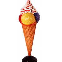 Grands accessoires de décoration de boutique, sculptures de cône de crème glacée en fibre de verre 3d à vendre