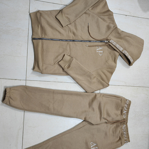 ชุดวอร์มมีฮู้ดแบบซิป คอลเลคชั่นฤดูหนาว ผ้าฟลีซคอตตอน 100% ปักลาย ระบายอากาศได้ดี เป็นมิตรกับสิ่งแวดล้อม สไตล์สตรีทแวร์ สำหรับทุกเพศ - Product Image 3