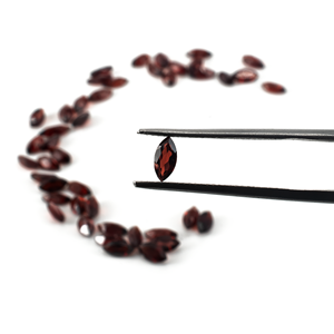 Pierre de grenat naturel non montée, taille marquise, 2,5 mm x 6 mm et 3 x 6 mm, rouge clair, pierre précieuse minérale de qualité AAA avec certificat IGI, polie à la chaleur - Product Image 2