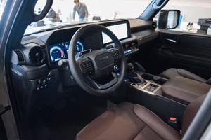 TOYOTA LAND CRUISER NUEVO/USADO, 3.0L DIÉSEL, Transmisión Automática, COLOR NEGRO, SUV, 151KW - 205HP - Product Image 4