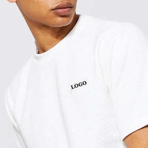 เสื้อยืดแฟชั่นฤดูร้อนสำหรับผู้ชาย2025ใหม่กางเกงขาสั้นชุด2ชิ้นเทรนด์ชุดเทรนนิ่งแขนสั้น - Product Image 2