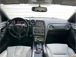 Clean Title Nissan G T RR Premium d'occasion prêt à être expédié sur le marché mondial Voitures d'occasion haut de gamme - Product Image 3