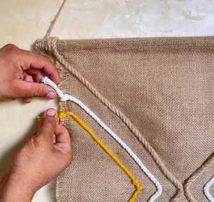 Tenture murale de designer faite à la main avec décor Boho céleste, motifs artistiques mystiques sur panneau de bois pour les maisons modernes - Product Image 3