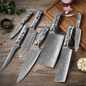 Ensemble de couteaux de cuisine en acier Damas PRESTIGE BLADES de 7 pièces, lames faites à la main, design ambidextre, manches en résine de nacre - Product Image 2