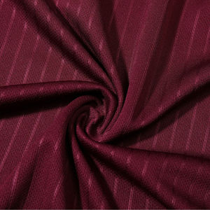 เสื้อฟุตบอลผู้ชายและกางเกงขาสั้นผ้ายืดเรียบออกแบบมาเพื่อความสบายและเวลาเล่นยาว - Product Image 6