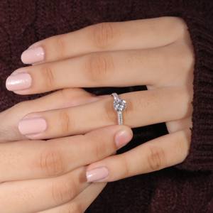 Bague de fiançailles classique en zircon cultivé en laboratoire 1Ct 2ct certifiée GIA IGI personnalisée Bague de fiançailles en acier inoxydable plaqué or 14K coupe solitaire unisexe - Product Image 3