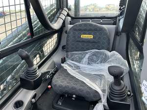 Chargeur compact New Holland L334 2025 pour travaux de construction à vendre à prix abordable - Product Image 5