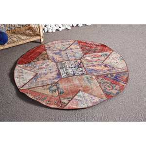 Alfombra de lana Vintage en beige y rojo con patrón de retazos geométricos de 3,4x3,4 pies para decoración de dormitorio o entrada - Product Image 2