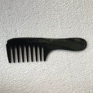 Peigne en corne de vache artisanal élégant et luxueux Huong Dang, 13 dents larges, haute qualité, couleur/logo personnalisable, en provenance du Vietnam, pour usage hôtelier - Product Image 1