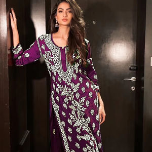 Le plus beau prêt-à-porter indien et pakistanais imprimé brodé Plazzo Kurta ensemble pour femmes avec grande taille disponible - Product Image 1