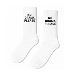 Chaussettes de sport unisexes blanches imprimées « No Drama Please » confortables et élégantes - Product Image 1