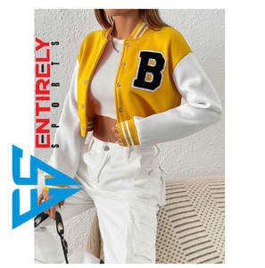 Chaqueta Varsity de Invierno para Mujer, Diseño Personalizado 2025, con Cierre, Forro Polar Sherpa, Bolsillos Bordados, 100% Poliéster, Venta al Por Mayor - Product Image 2